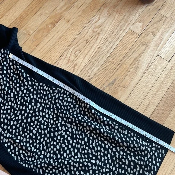 TORY BURCH Gemma Pony Dot Sweater Dress
Merino Wool XL Stretch Dot Ribbed Black - Picture 10 of 10